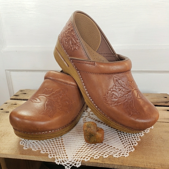 ⚘AvaiLable!⚘inQuire⚘Floral Dansko Honey Clogs Cottage Embossed 36 37 38 40 41 42 - Picture 5 of 16